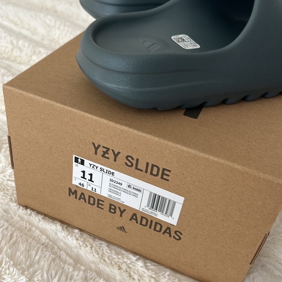 Sandals_&_Flip_Flops